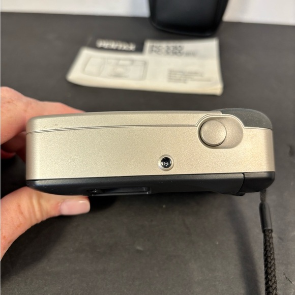 Pentax PC-330 Vintage 35mm Film Camera Point & Shoot w/ Case & Manual Retro Y2K - Picture 7 of 9